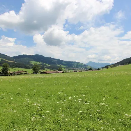 Pleasant Group In A Central Location Between Kitzbuhel And Mittersill. Vakantiehuis